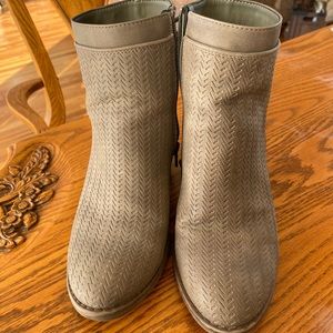 Roxy Textured Lace-Up Back Heeled Booties